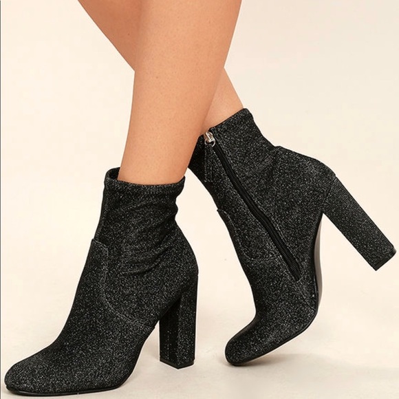 Steve Madden Shoes - 🌟NWT🌟 Steve Madden brisk heeled booties metallic